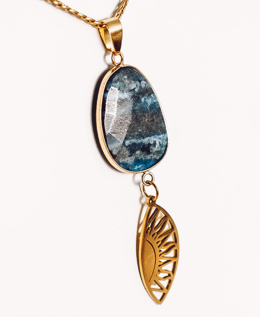 Abstract Oval Crystal Sun Pendant